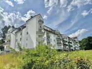 Vermietete 2 Zi. Wohnung, Balkon, ca. 60 m², TG-Stellplatz, idyllische Lage im Grünen - Auerbach (Vogtland)