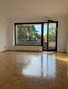 Helle 3 Raumwohnung mit Parkett und Balkon! - Stendal (Hansestadt)