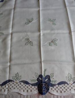 Decke, Tischdecke, Weihnachtstischdecke, ca. 85 x 85 cm, mit toller Stickerei - Hamburg