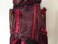 Rucksack NEU Praktischer Wanderrucksack Mittlere Grösse. Tourenrucksack Farbe: Rot-Braun. Rückenpolster belüftet. Gepolsterte Tragegurte. Viele praktische Taschen mit Reissverschluss. Bodenfach, Regenschutz. Spann-Gurt usw. Vielseitig verwendbare Grösse. in 32545