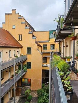 Denkmalschutzimmobilie exklusive 3-Zimmer-Wohnung / Dachgeschoss-Wohnung Regensburg - Altstadt - Regensburg