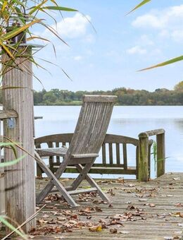 Auf dem eigenem Steg sitzen und die Welt vergessen - der Stocksee lädt zum Träumen ein - Stocksee