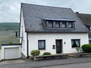 Zentral gelegenes Einfamilienwohnhaus mit Mosel- und Burgblick - Bernkastel-Kues