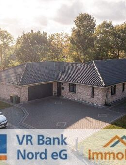 Wohnen auf einer Ebene: Moderner Bungalow mit weitläufigem Garten - Goldelund