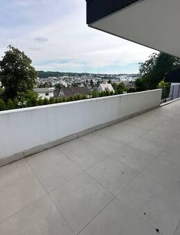 Großzügige 2-Zimmer-Wohnung mit traumhafter Terrasse und Blick über Ransbach-Baumbach - Ransbach-Baumbach