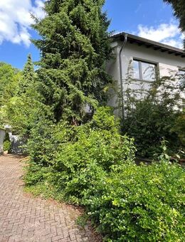 Bergisch Gladbach - Paffrath: Doppelhaushälfte mit Anbau und Garage - Bergisch Gladbach