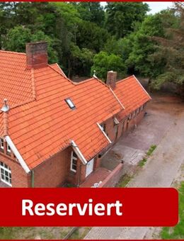 * Historische Denkmalgeschützte Doppelhaushälfte (rechts) in Wymeer, Ostfriesland * Komplett saniert 2022 * - Bunde