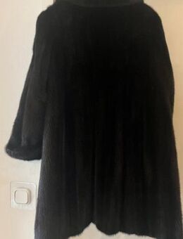 Schwarzer Nerzmantel, Nerz, Mink, Pelzmantel - Düsseldorf