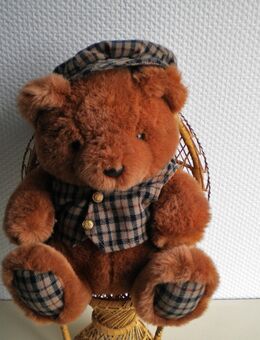 Plüsch-Teddy mit Kappe und Weste,Braun,Alt,ca. 30 cm - Linnich