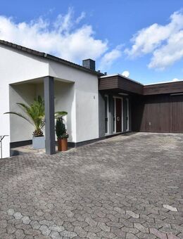 Schön gelegenes Einfamilienhaus mit unverbaubarem Fernblick - Rheinbrohl