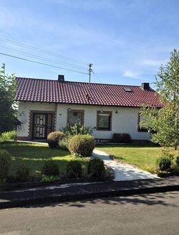 Charmantes Einfamilienhaus mit Garten, PV-Anlage & Doppelgarage - Hardt (Rheinland-Pfalz)