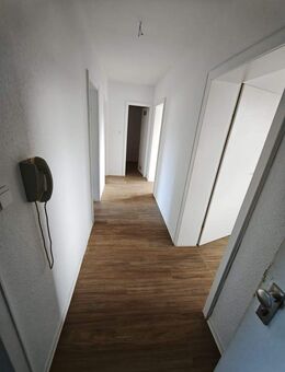 **sanierte 3-Zimmer-Wohnung mit Balkon** - Clausthal-Zellerfeld