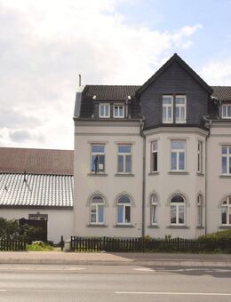 ZU VERKAUFEN: Renovierte und gepflegte Jugendstilvilla mit 10 Wohneinheiten im Süden von Lippstadt mit neuer Heizungsanlage - Lippstadt