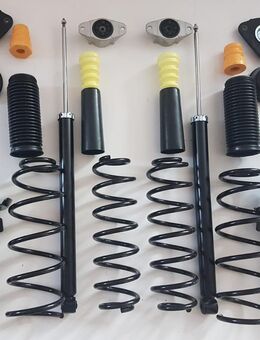 Fahrwerk Serienfahrwerk Standardfahrwerk Ford Focus 2 DA DB DH DP Stoßdämpfer Federn Domlager Staubschutz neu - Großbeeren