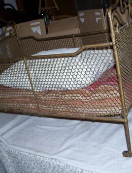 Altes Puppenbett. - Telgte