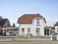 Jugend trifft auf Moderne: Geschmackvolle Villa auf schönem Eigenlandgrundstück in Pönitz - Scharbeutz