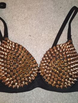 BHs Gr. 75B, Neckholder, Satin, ohne PushUp, Sport BH, Bralette, BH ouvert, Pyramidennieten, Spitznieten, Nieten, Dessous, Dots, Punkte, Stickerei, gestickte Blumen - Düsseldorf