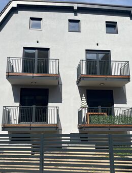 2-Zimmer-Maisonettewohnung mit Aufzug, Balkon, Fußbodenheizung, Einbauküche, Gäste-Wc und zwei Eingänge - Berlin