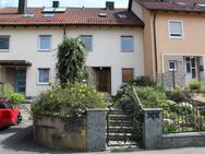 Sanierungsbedürftiges Reihenmittelhaus in ruhiger und zentraler Lage am John-F.-Kennedy-Ring! - Forchheim (Bayern)