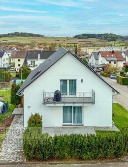 Über den Dächern von Merklingen. Gut geschnittene Dachgeschosswohnung mit großer überdachter Terrasse - Weil der Stadt