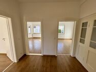 *Selten* Lichtdurchflutete und renovierte 3-Zimmer-Wohnung mit Altbaucharme - Bad Pyrmont
