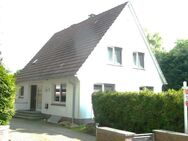 25355 Barmstedt Einfamilienhaus mit Garten , mitten in der Stadt und doch ruhig gelegen ! - Barmstedt