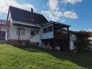 UBSTADT: Riesen Grundstück mit 1-2 Familienhaus und zus. Baufenster, 8 Zimmer, 2 Bäder. - Ubstadt-Weiher