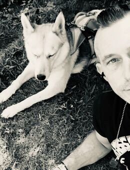 Mann mit Hund sucht junge Frau mit Kind und Pferd.😊 - Hildesheim