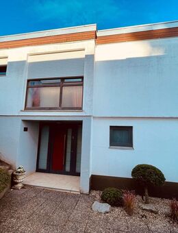 Gepflegtes 1-Familienhaus-RH mit Doppelgarage in Bestwohnlage (Strobelallee) von 66953 Pirmasens - Pirmasens