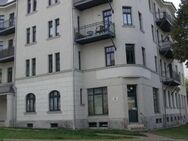 Schick ! Tolle zentrale Lage ! Tolle 2-Raum-DG-Wg. mit modernem Laminat - Chemnitz