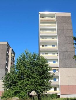 Renovierte 3 Raum Wohnung mit großzügigem Balkon und Aufzug in Gera Lusan - Gera