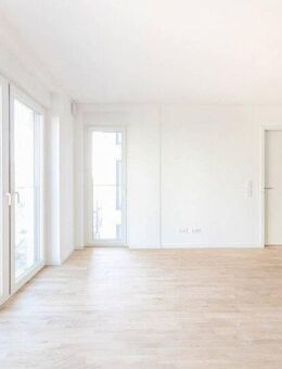 Sonnige Eleganz: Großzügige Etagenwohnung mit moderner Einbauküche und Tiefgaragenstellplatz - Offenbach (Main)