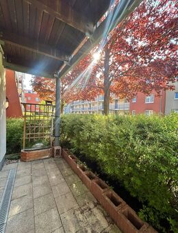 Helle Erdgeschosswohnung mit Terrasse und Stellplatz! - Erfurt
