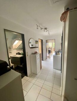 Modernisierte 3 Zimmer DG-WHG in 3-Familienhaus Teningen - Teningen