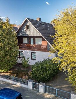 Bremerhaven - Lehe // Familienfreundliches Einfamilienhaus auf großzügigem Grundstück - Bremerhaven