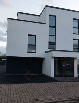 Nähe Neuss, Lüttenglehn, Neubau 2024: ETW 4ZiKDB, G-WC, Balkon, Garage + PKW-Stellplatz - Korschenbroich