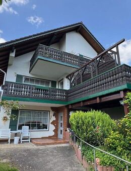 !PROVISIONSFREI! Wohlfühl-Domizil: Familienhaus in Staufenberg-Spiekershausen (5 Zi/188 m², Balkone/Terrassen) nahe dem Fuldaufer ++ Kachelofen, Garte - Staufenberg (Niedersachsen)