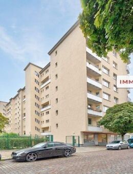 IMMOBERLIN.DE - Helle Wohnung mit Loggia in attraktiver Lage - Berlin