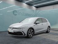 VW Golf, 1.5 8 eTSI R-Line 18, Jahr 2023 - München