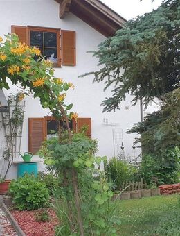 CHARMANTES WOHNHAUS in GARCHING a.d.ALZ (Wald a.d.Alz) - Garching (Alz)