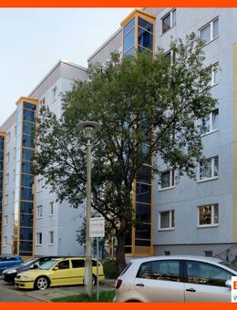 Moderne, bezugsfertige 3-Raum-Wohnung! Aufzug // Wannenbad // Balkon mit Blick ins Grüne! - Gera