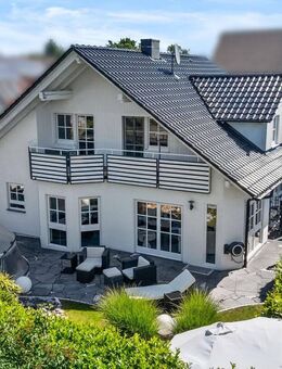 Wohnglück am Feldrand - Stilvolles Einfamilienhaus mit Wellnessbereich, Garten & Doppelgarage - Eutingen (Gäu)