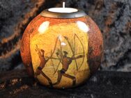 Original afrikanischer Teelichthalter aus einer Bamboo Frucht mit Motiv Bushman - Alzenau
