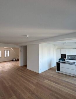 Neugeschaffene, hochwertige Maisonette-Wohnung in einem gepflegten Altbau in Walllage! - Recklinghausen