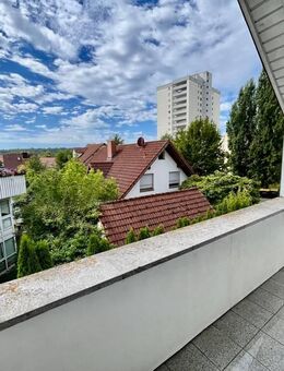 Kuschelige Dachwohnung mit Loggia! - Rottendorf