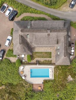 3-Zimmer-OG-Wohnung in Dünenlage - gepflegter Zustand, mit Gemeinschaftspool - Sylt