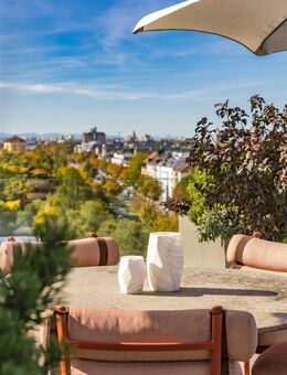 Die hohe Kunst des Wohnens: Einzigartiges Penthouse über ca. 380 m² mit Panorama-Rooftop - München