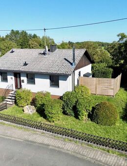 Freistehendes Einfamilienhaus mit großzügigem Grundstück in Herborn - Herborn (Rheinland-Pfalz)