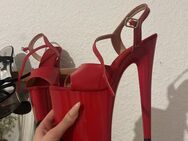 Rote highheels - Berlin