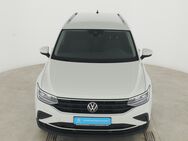 VW Tiguan, 2.0 TDI MOVE, Jahr 2024 - Wackersdorf